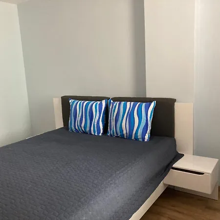 Victor's , With Private Parking Apartman