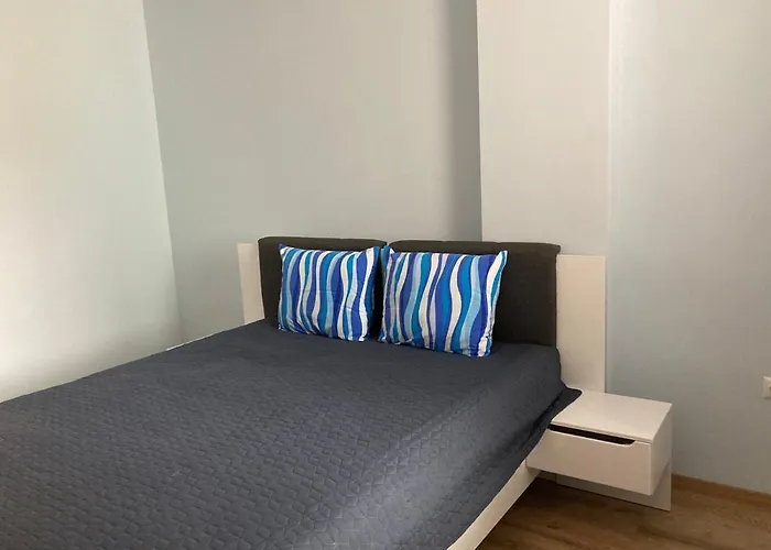 Victor's , With Private Parking Lejlighed